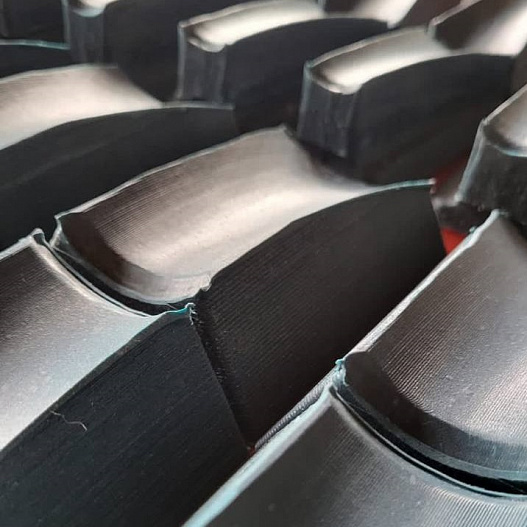 Crimping pads at sparkling wines production lines