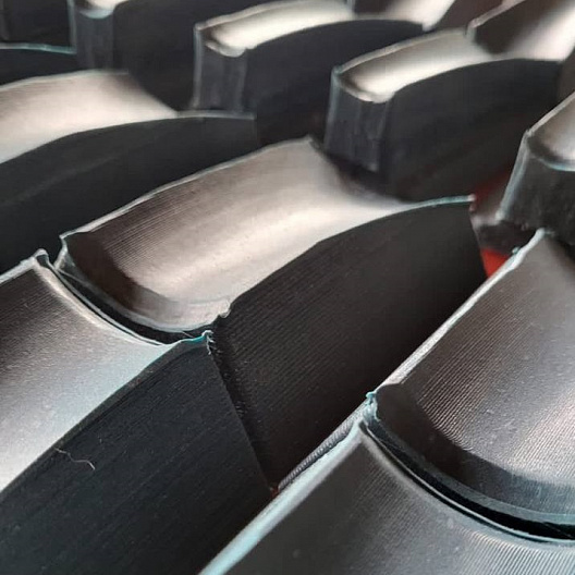 Crimping pads at sparkling wines production lines