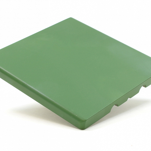 Edge-soldering plates of packing machines