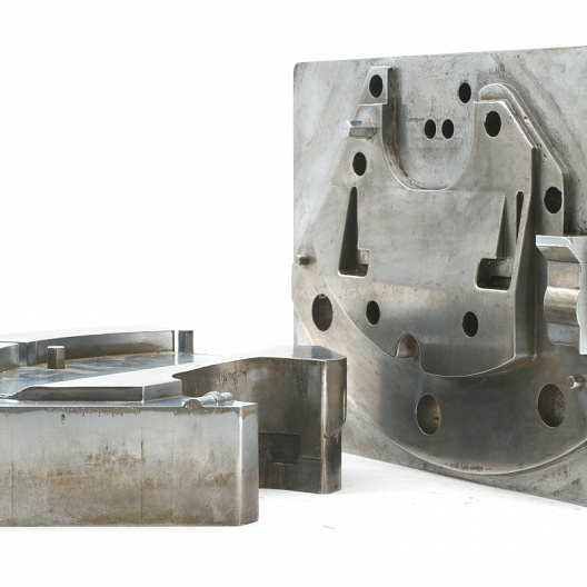 Molds for electrically insulating materials