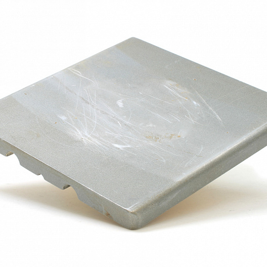 Edge-soldering plates of packing machines