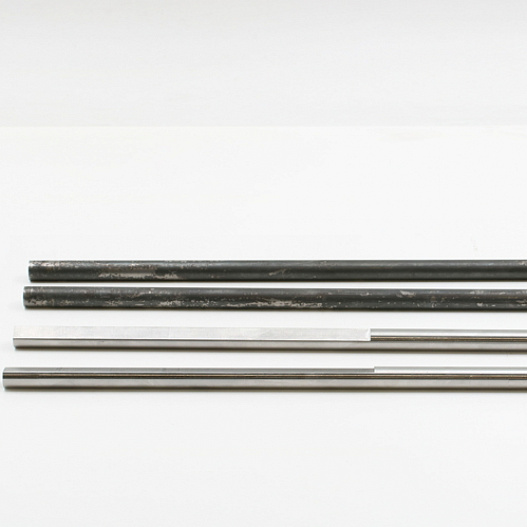 Guiding axes of the pharmaceutical equipment